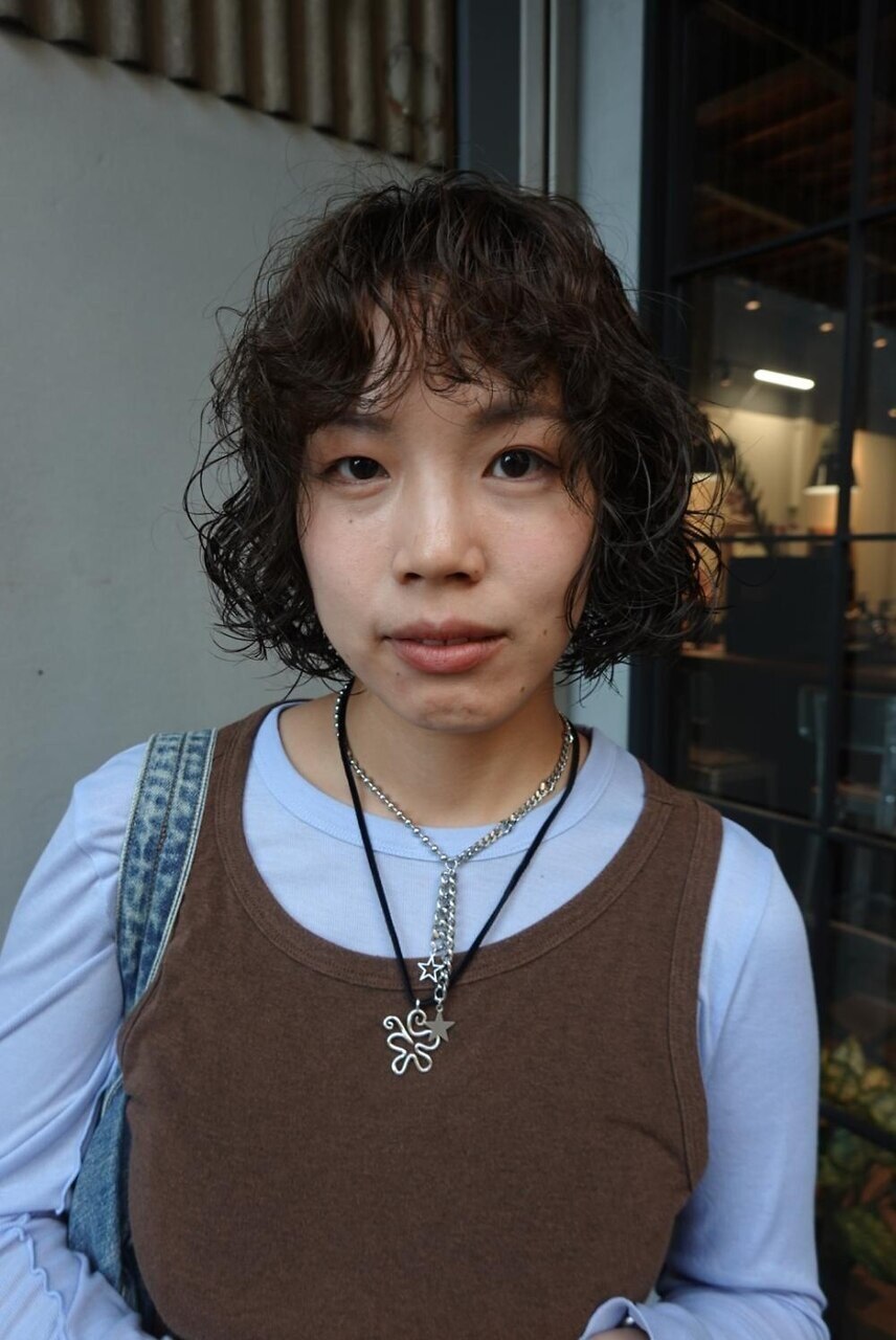 レイヤーとランダムなカールを合わせたボブパーマ oli
