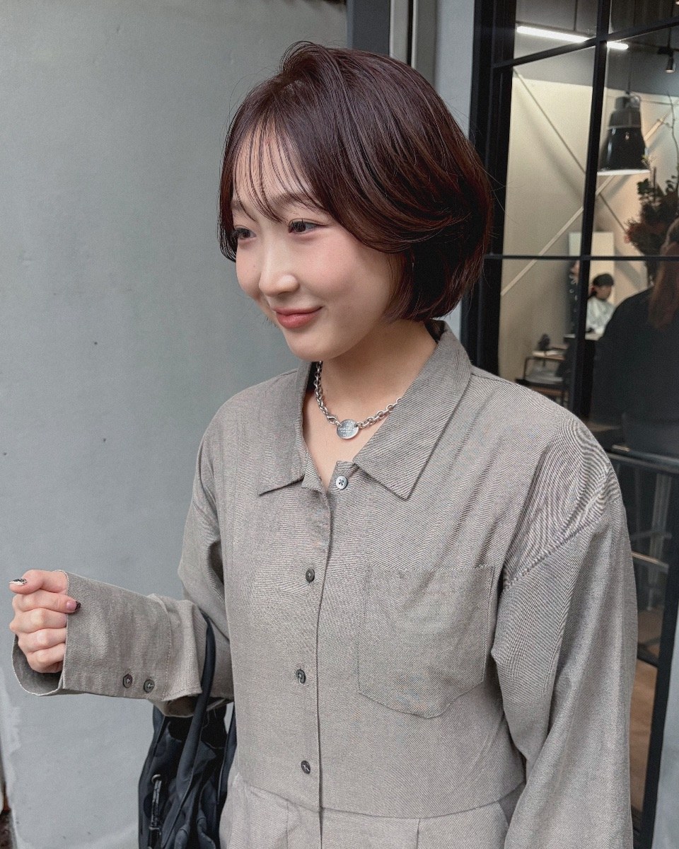 似合わせカット＋カラー（ショート）＋スタンダードトリートメントの施術事例です。仕上がりはふんわり丸みのある動きが可愛い仕上がりです。 oli
